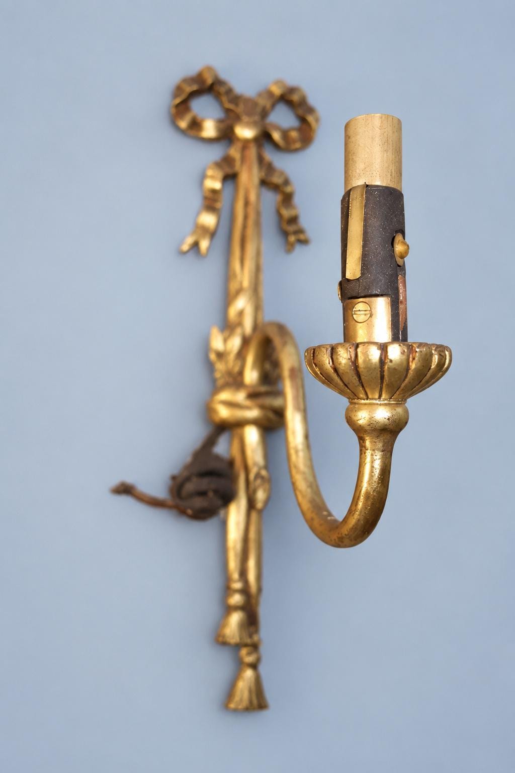Vintage Single Louis XVI Style Gilt Metal Wall Sconce with Ribbon Bow, Flowers and Tassels