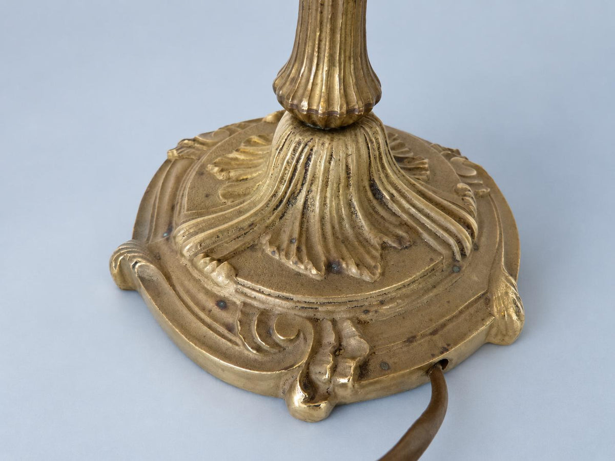 Vintage Bouillotte-Style Two-Light Gilt Metal Lamp with Louis XV Base and Burgundy Tôle Shade