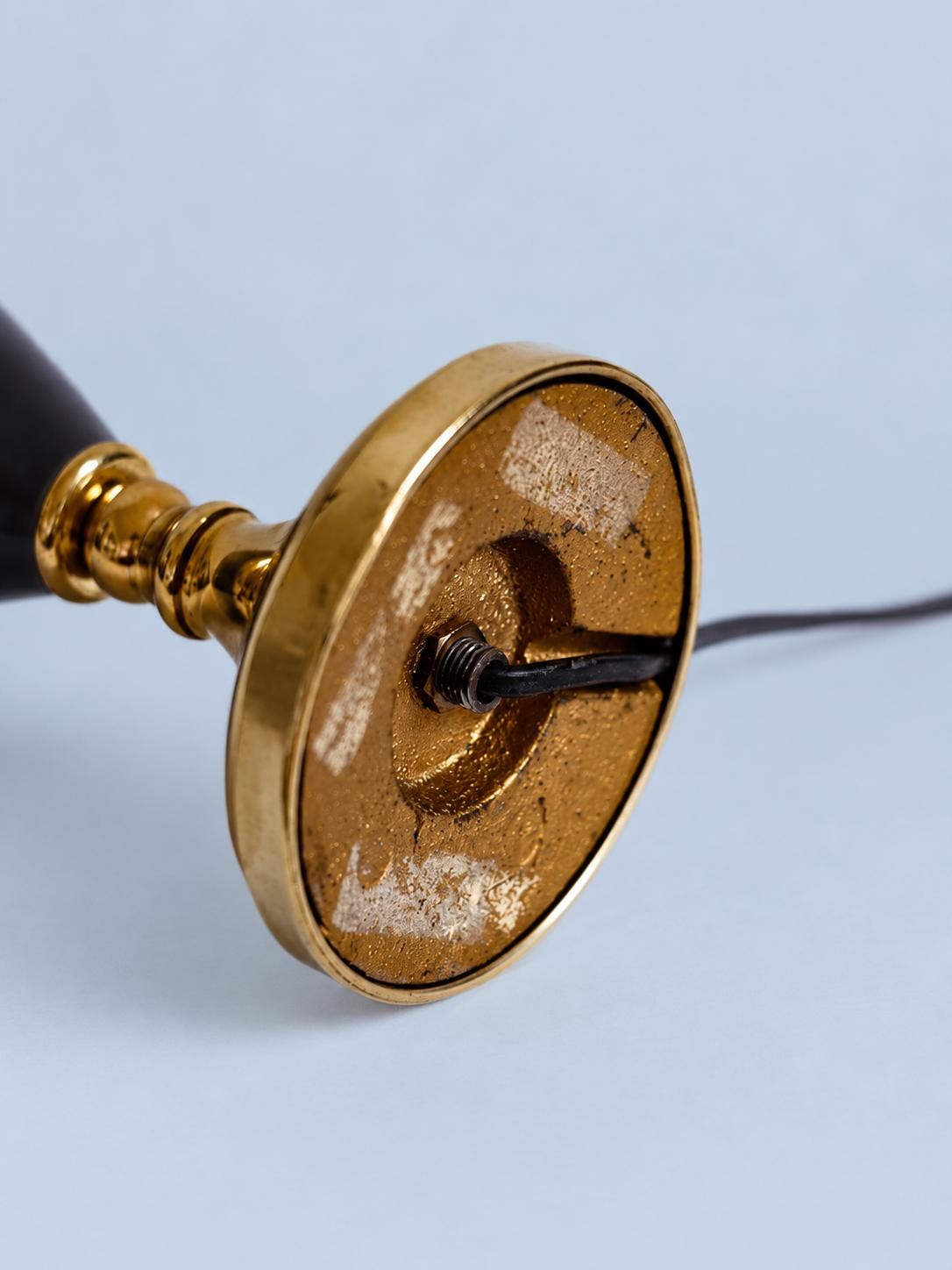 1960s Black Lacquered Metal Urn Table Lamp Base with Brass Band, Vintage Neoclassical Light