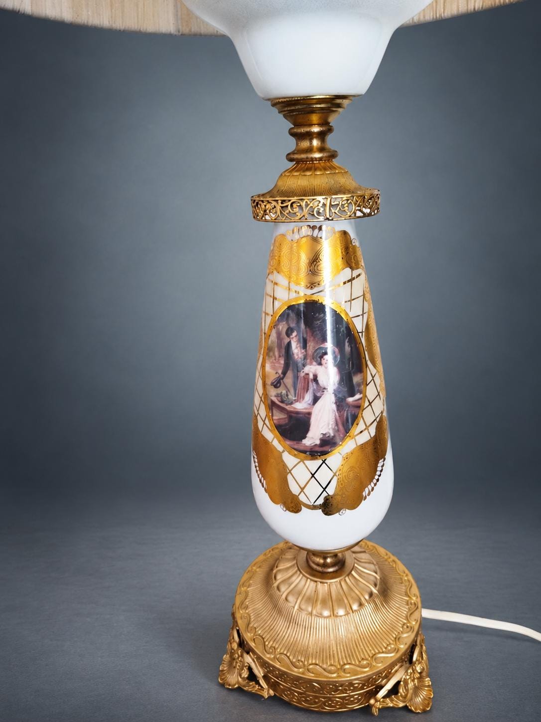 Large Painted Ceramic Table Lamp with Gilt Trellis and Romantic Scene Reserve, Ornate Gold-Tone Base, Pleated Shade, 75 cm