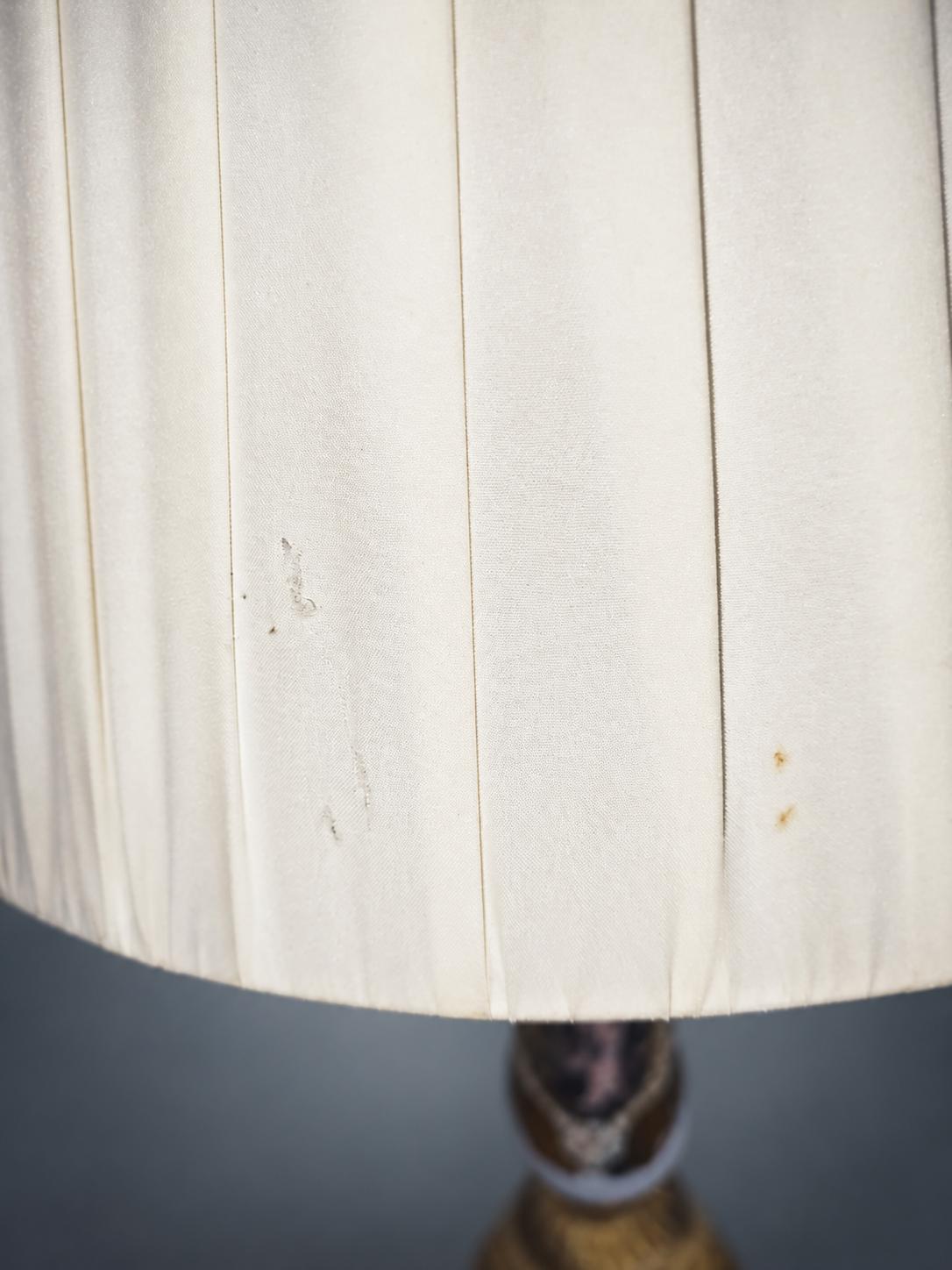 Large Painted Ceramic Table Lamp with Gilt Trellis and Romantic Scene Reserve, Ornate Gold-Tone Base, Pleated Shade, 75 cm