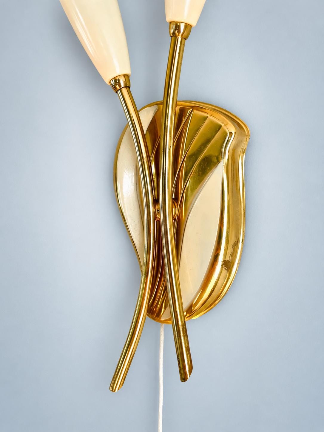 Vintage Double Wall Sconce, Attributed 1950s–60s, Gilt Metal with Crossed Arms and Ivory Lacquered Cone Shades, 25 cm
