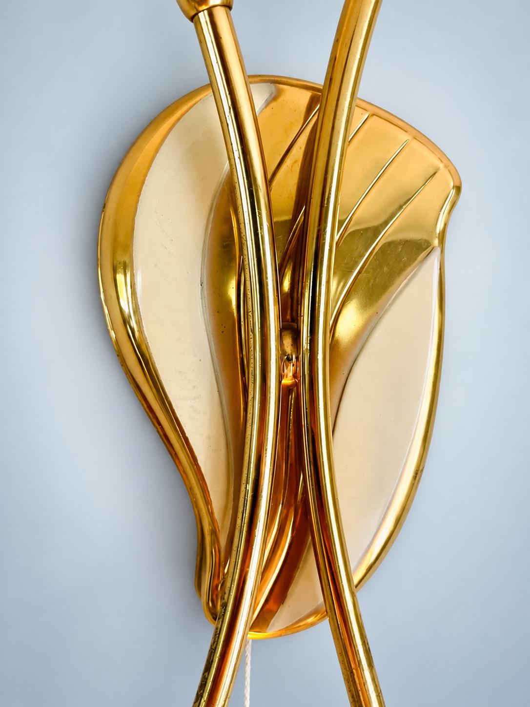 Vintage Double Wall Sconce, Attributed 1950s–60s, Gilt Metal with Crossed Arms and Ivory Lacquered Cone Shades, 25 cm