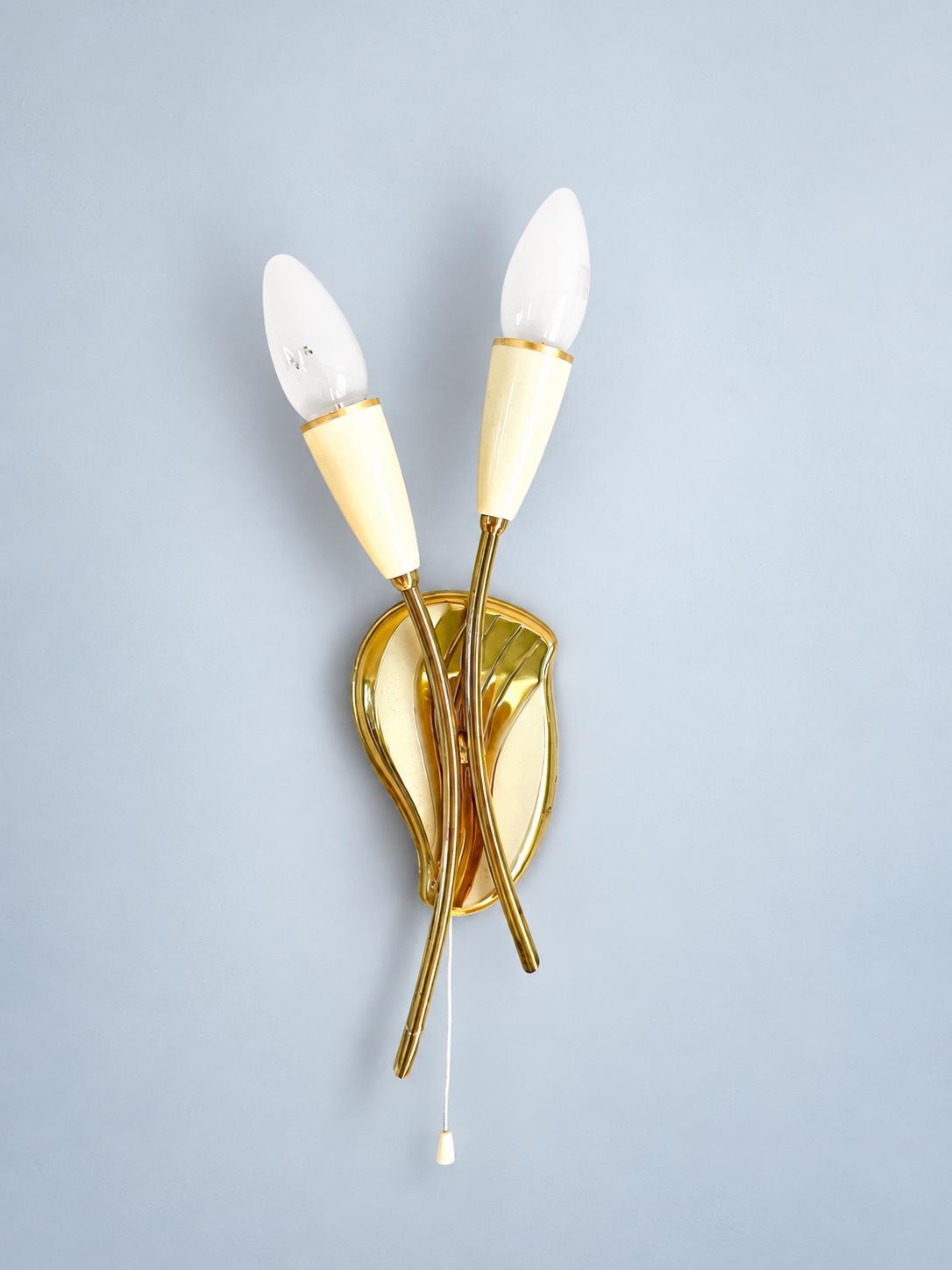 Vintage Double Wall Sconce, Attributed 1950s–60s, Gilt Metal with Crossed Arms and Ivory Lacquered Cone Shades, 25 cm