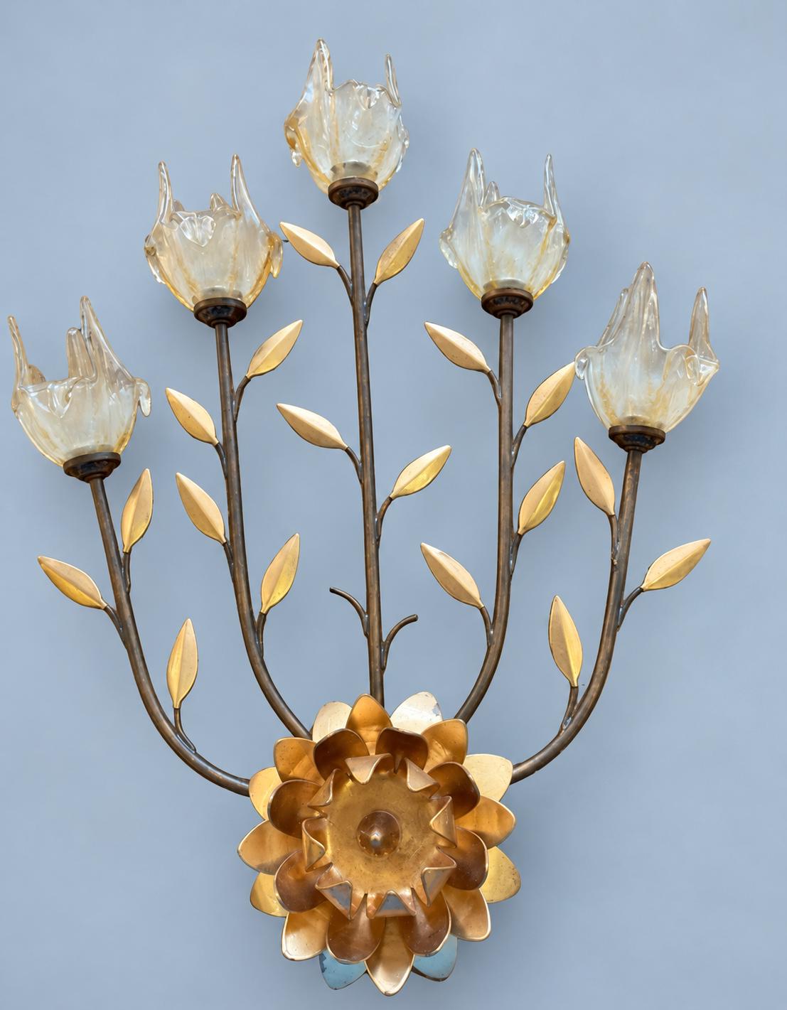 Vintage Five-Light Floral Wall Sconce, Florentine Hollywood Regency Style, Gilt Leaves and Textured Glass Tulips, 58 cm