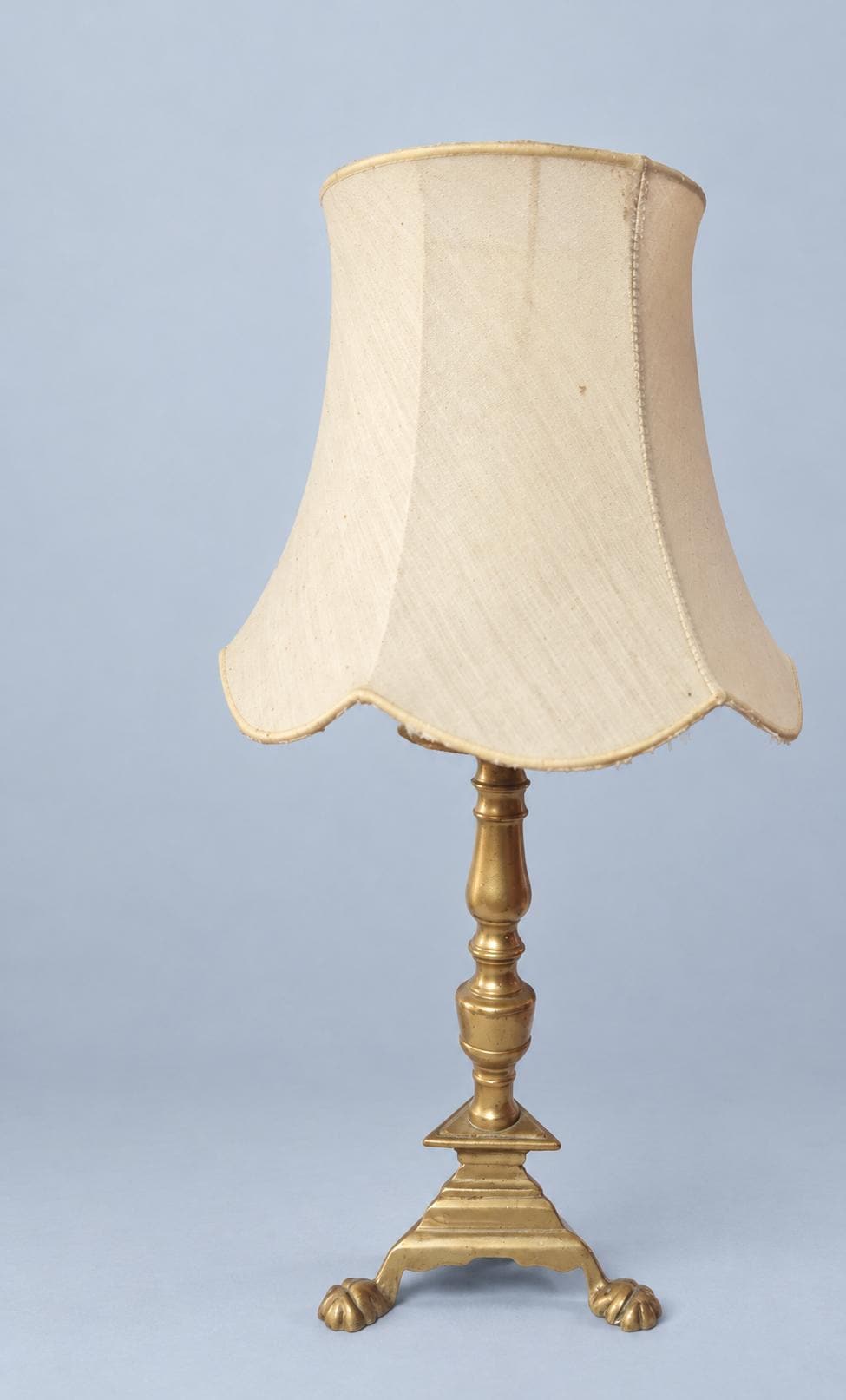 Vintage Gilt Metal Table Lamp on Paw Feet, Turned Baluster Stem with Scalloped Fabric Bell Shade, 35 cm