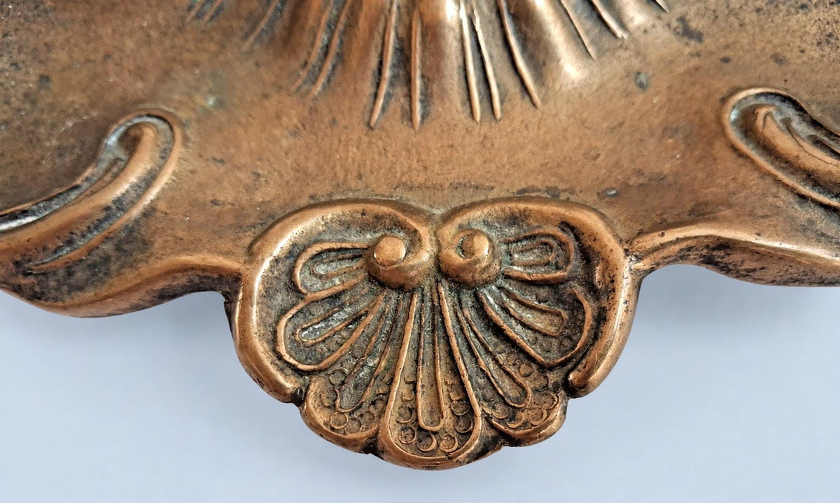 Vintage Louis XV Style Inkwell with Shell Decoration, Patinated Metal Pen Tray with Hinged Lid, 18 cm