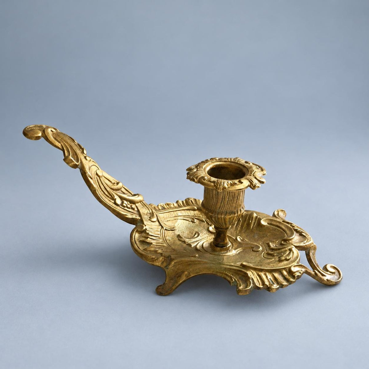 Vintage Louis XV Rocaille Style Gilt Metal Chamberstick, Hand Candle Holder with Scrolled Handle, 23 cm