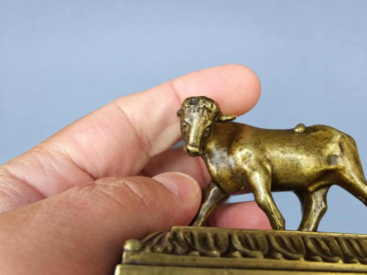 Vintage Small Animalier Cow Sculpture on Leaf-Moulded Base, Gold-Tone Metal, Attributed 19th–20th Century, 10.4 cm