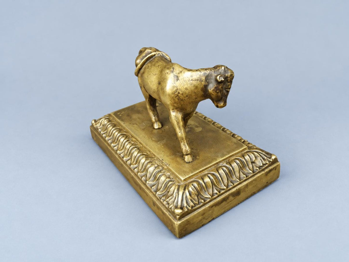 Vintage Small Animalier Cow Sculpture on Leaf-Moulded Base, Gold-Tone Metal, Attributed 19th–20th Century, 10.4 cm