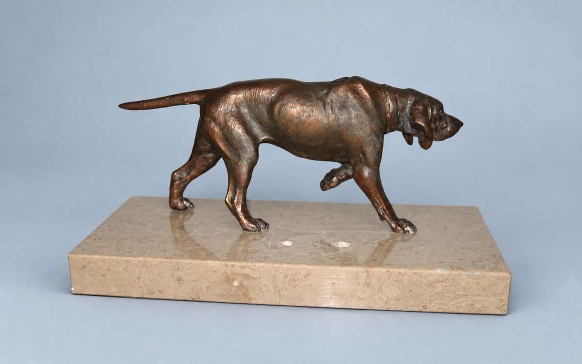 Vintage Hunting Dog Sculpture Following a Scent, Patinated Metal Hound on Beige Marble Base, 20.5 cm