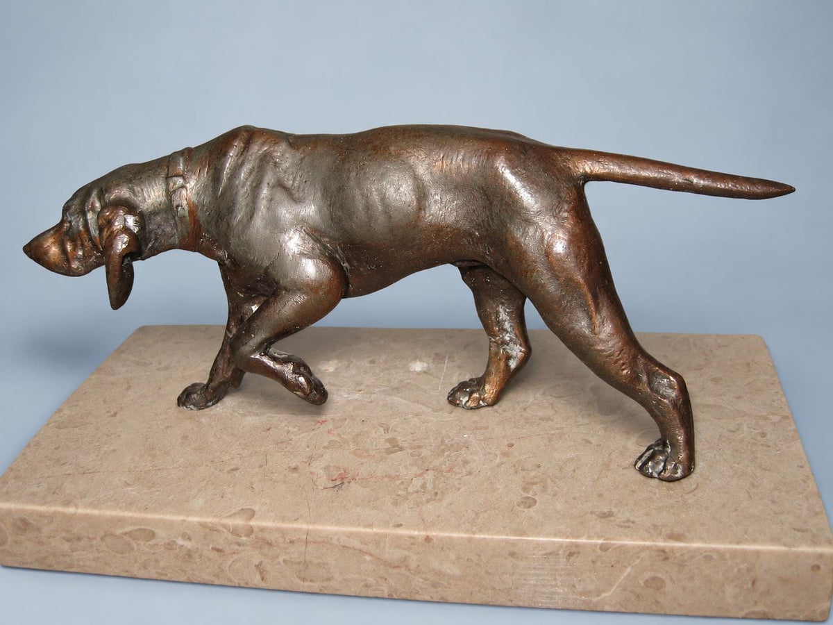 Vintage Hunting Dog Sculpture Following a Scent, Patinated Metal Hound on Beige Marble Base, 20.5 cm