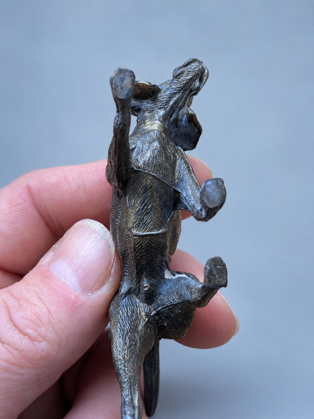 Vintage Miniature Pointer Dog Figure, Dark Patinated Metal Hunting Dog in Mid-Stride, Attributed 19th Century, 9.5 cm