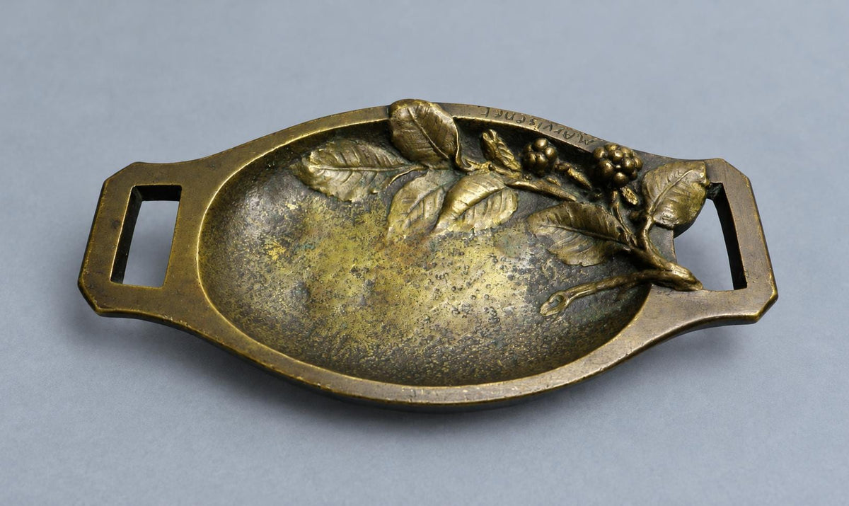 Vintage Art Nouveau Style Vide-Poche Signed M. Arvisenet, Patinated Metal Dish with Blackberry Branch Relief, 12.5 cm