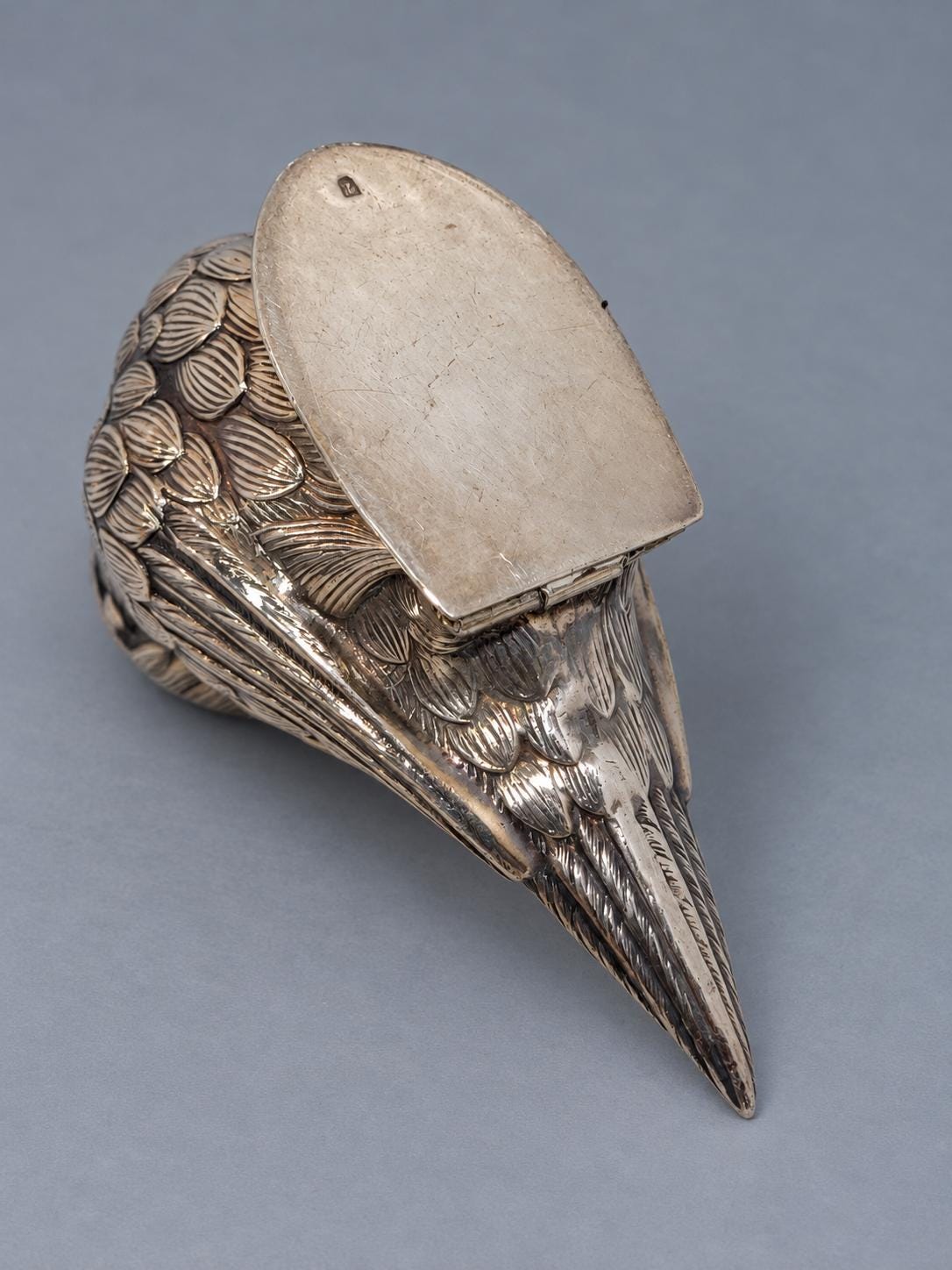 Vintage Figural Bird Salt or Pepper Shaker, Silver-Tone Metal with Finely Chased-Look Feathers, Small Table Sculpture, 7 cm
