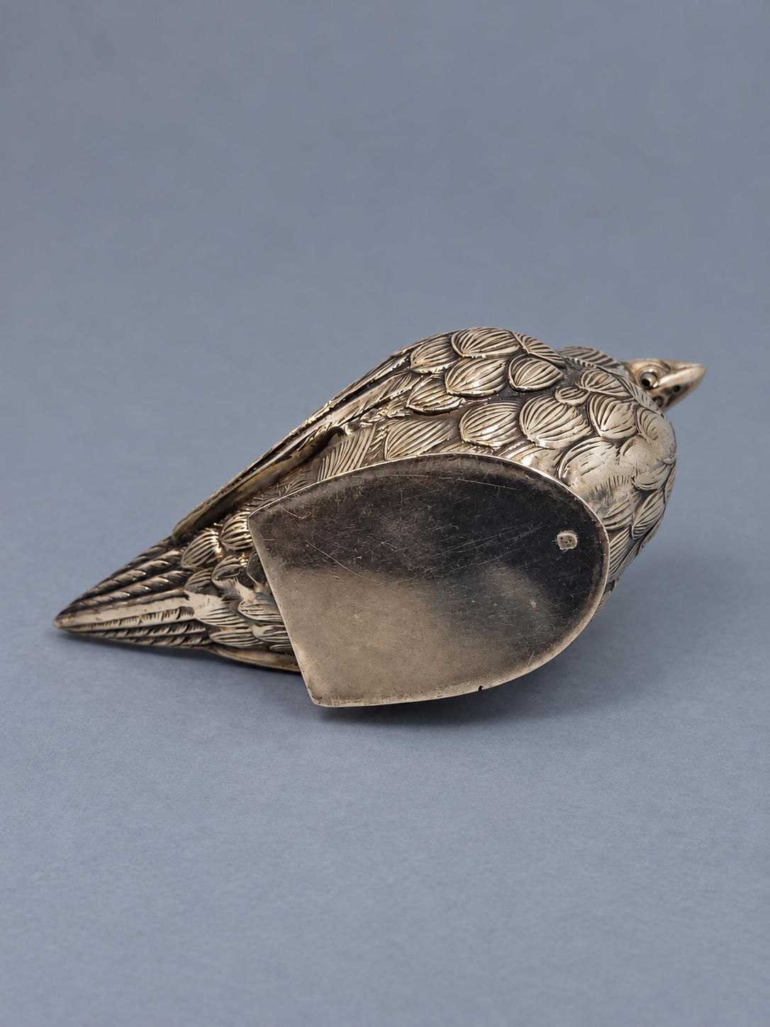 Vintage Figural Bird Salt or Pepper Shaker, Silver-Tone Metal with Finely Chased-Look Feathers, Small Table Sculpture, 7 cm