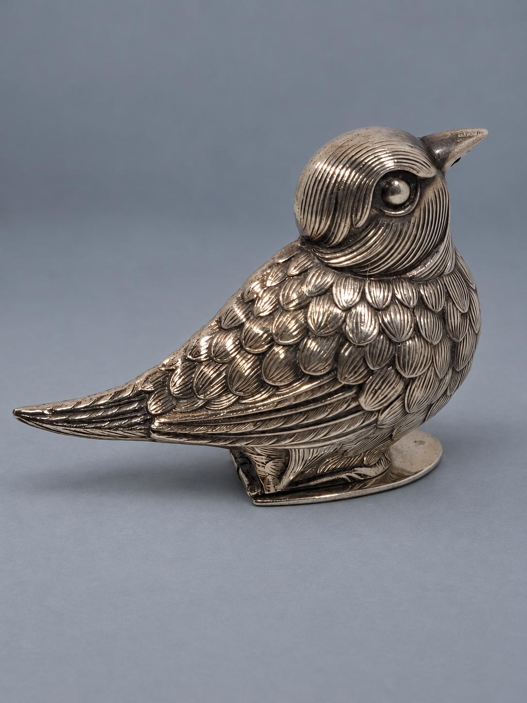 Vintage Figural Bird Salt or Pepper Shaker, Silver-Tone Metal with Finely Chased-Look Feathers, Small Table Sculpture, 7 cm