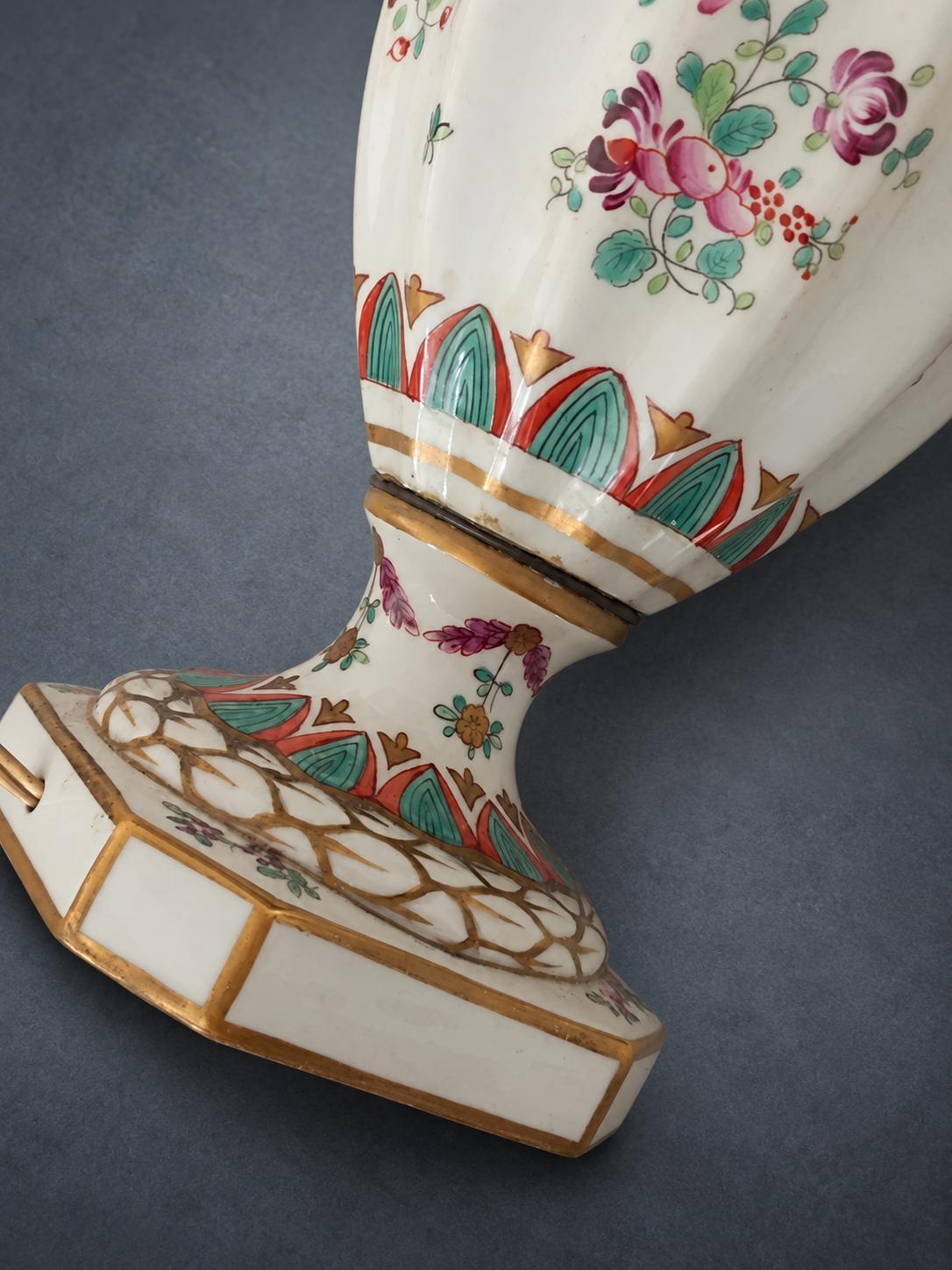 Vintage Compagnie des Indes Style Ceramic Vase Lamp Base, Famille Rose Floral Sprays and Gilt Trim on Octagonal Base