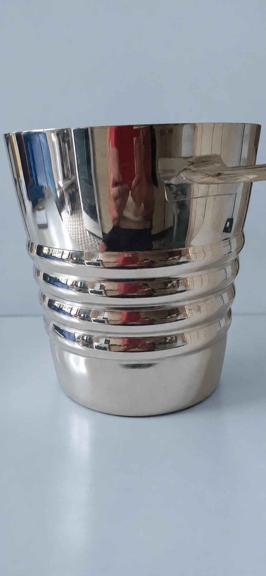 Vintage Art Deco Style Champagne and Wine Cooler, Chrome-Finish Ribbed Ice Bucket with Twin Handles, 20 cm