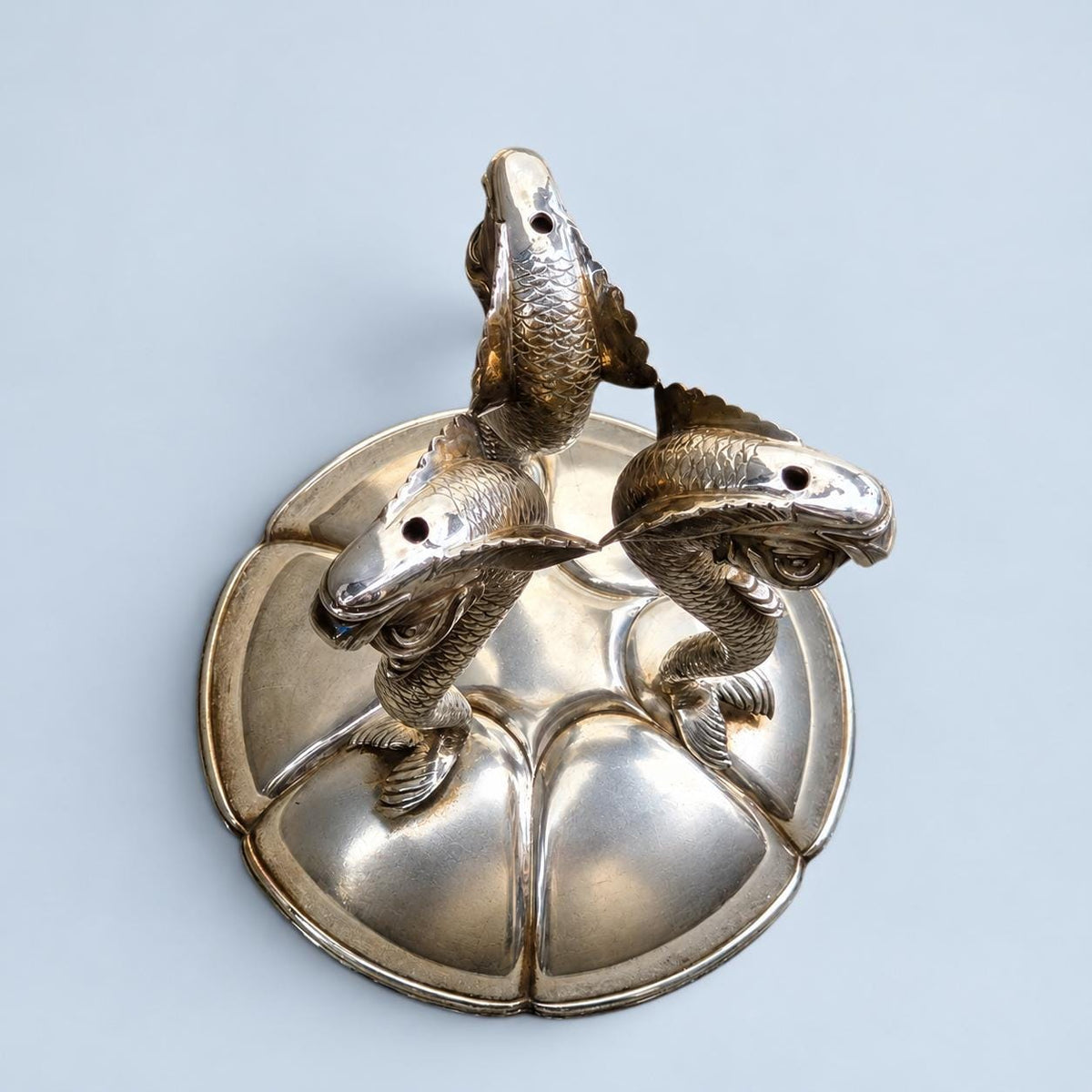 Vintage Dolphin Centerpiece Bowl, Silver-Tone Metal Fruit Stand on Three Sculptural Dolphins, Lobed Bowl, 24 cm