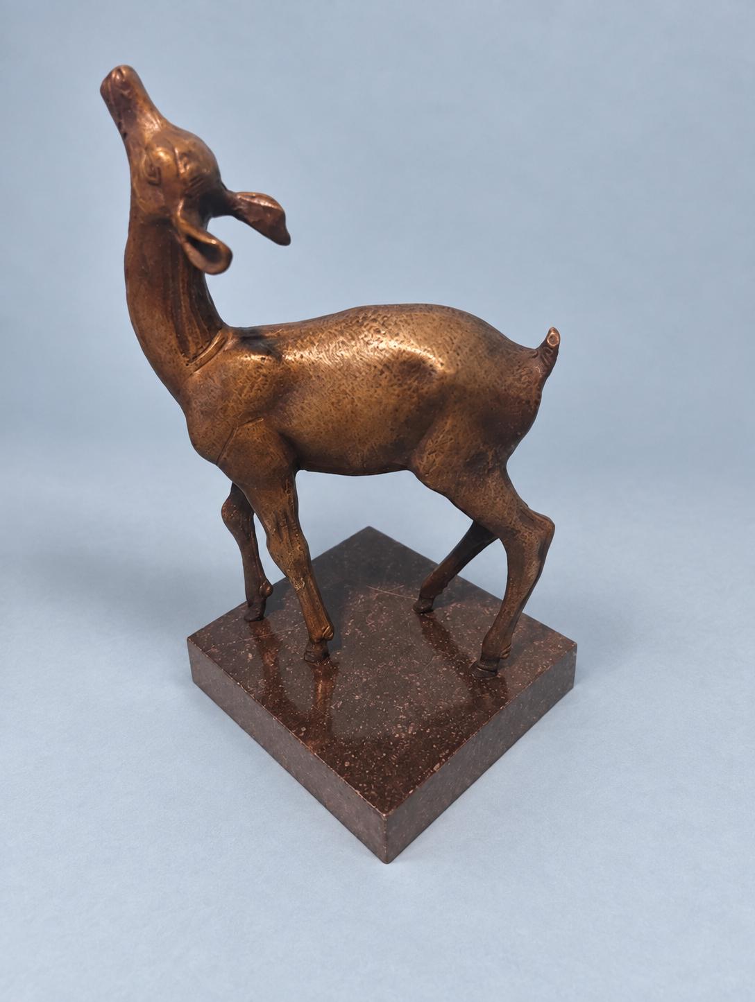 Vintage Bronze Fawn Sculpture on Dark Marble Base, Roe Deer Statue Looking Up, Woodland Animal Figure for Desk, Shelf or Mantel