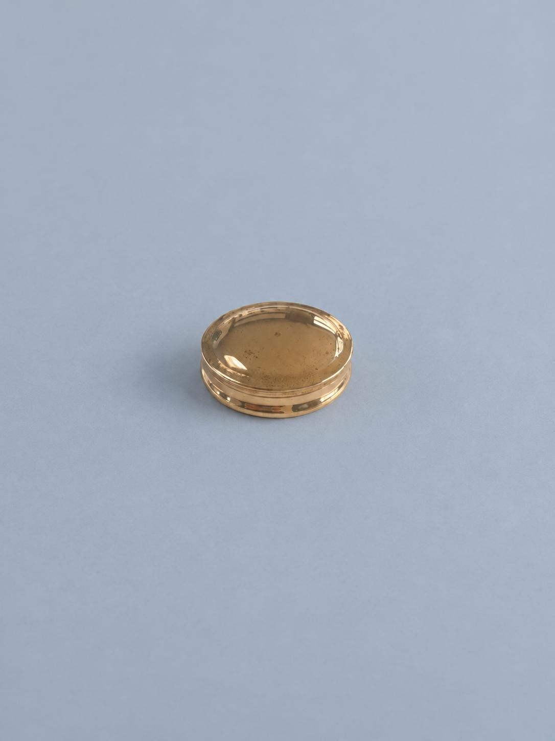Vintage 1920s–30s Small Oval Brass-Tone Box with Slip-On Lid