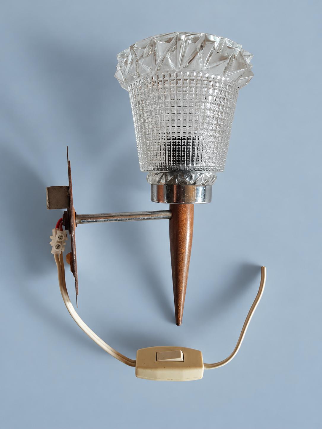 Vintage Mid-Century Wall Sconce, Wood and Chrome-Finish Torch Form with Textured Glass Tulip Shade, 22.5 cm