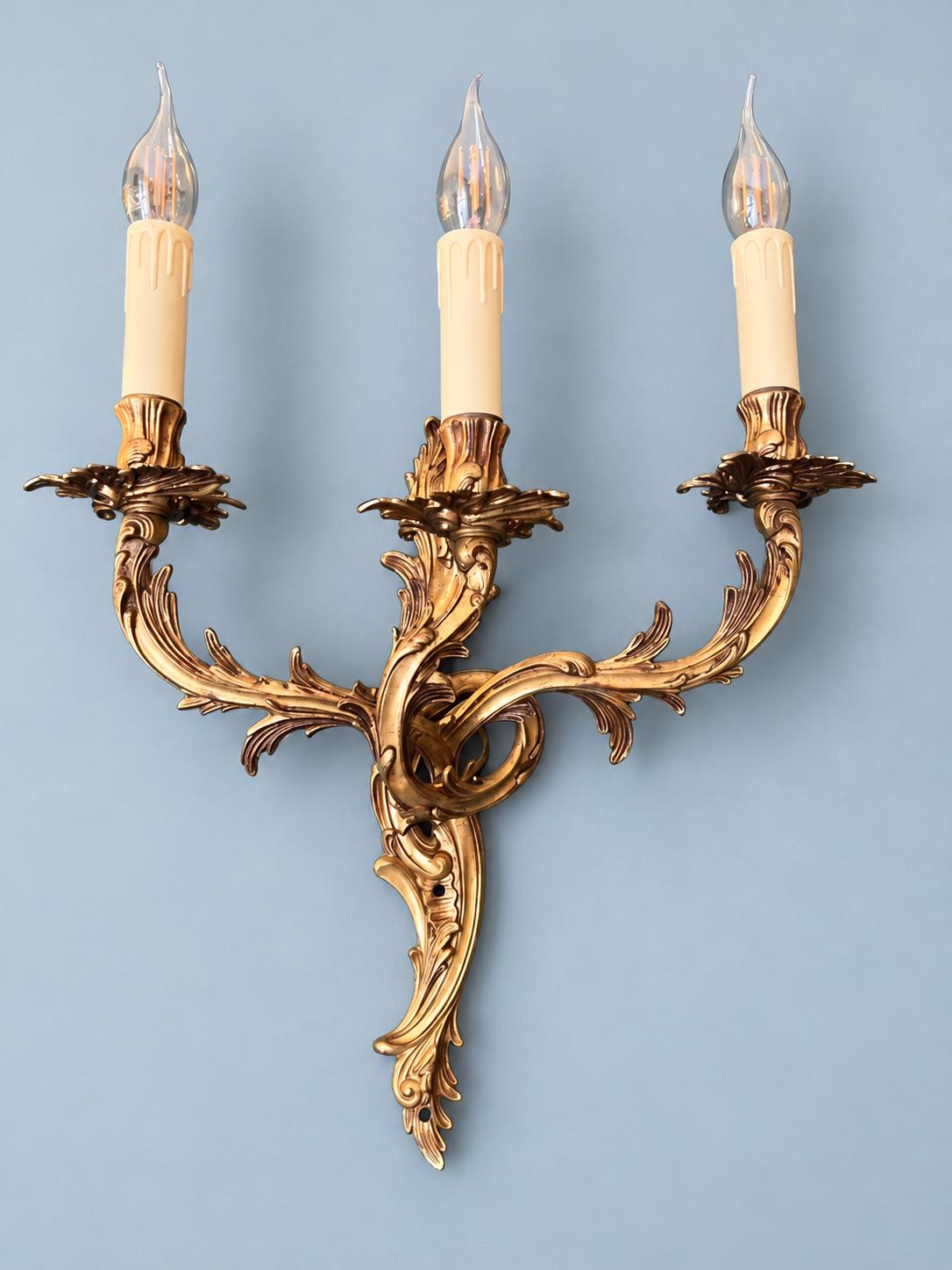 Vintage Three-Light Rococo Style Wall Sconce, Gilt Metal Acanthus Scrolls, Candle Lights, 40 × 40 cm