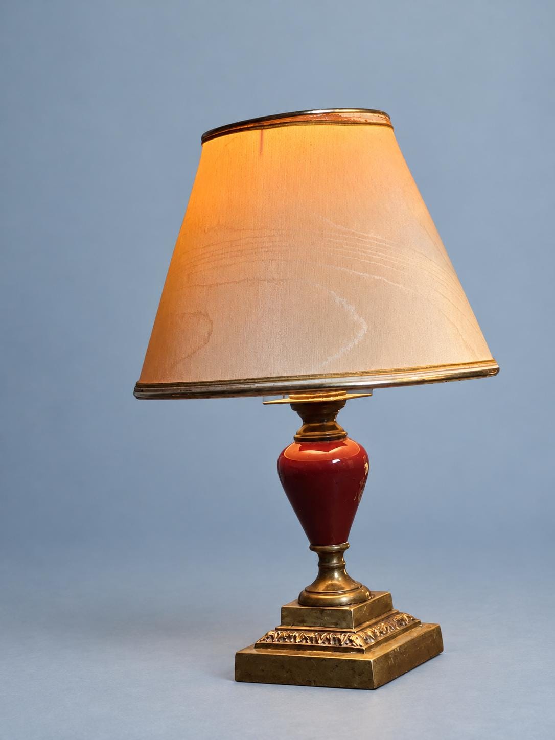 Vintage Small Table Lamp, Oxblood Red Ceramic Urn on Brass Base with Cream Moiré-Effect Shade, Bedside Lamp, 30 cm