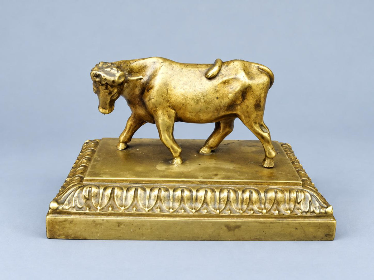 Vintage Small Animalier Cow Sculpture on Leaf-Moulded Base, Gold-Tone Metal, Attributed 19th–20th Century, 10.4 cm