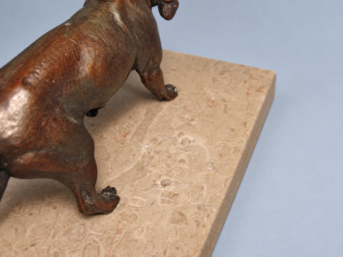 Vintage Hunting Dog Sculpture Following a Scent, Patinated Metal Hound on Beige Marble Base, 20.5 cm