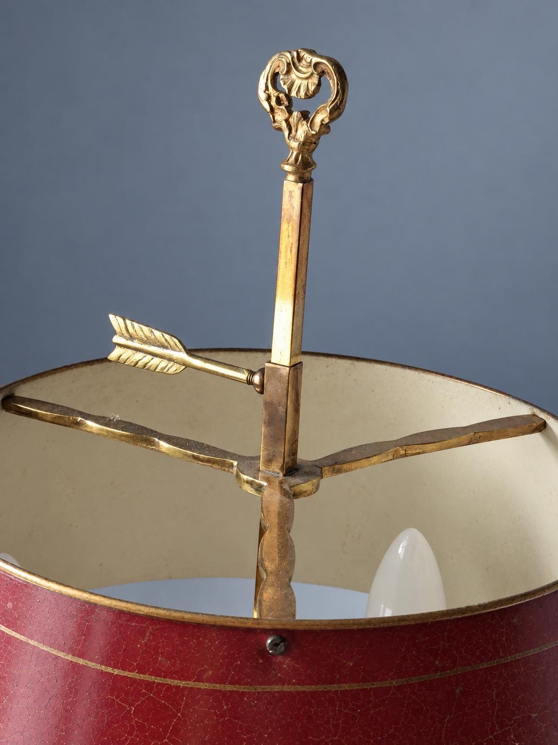Vintage Bouillotte Style Three-Light Table Lamp, Gilt Metal Rocaille Base with Adjustable Red Painted Tôle Shade and Arrow Thumbscrew