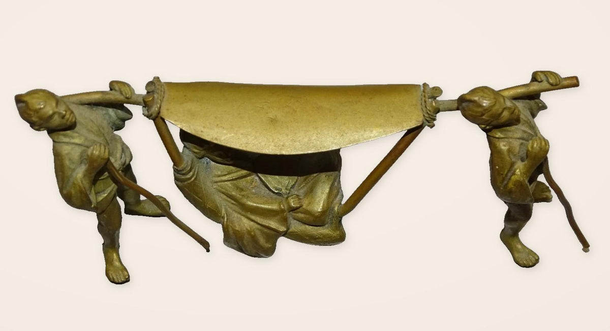 Antique Napoleon III Japonisme Bronze Figure Group, Two Bearers Carrying a Lady with Fan in a Hammock Litter, 19th Century