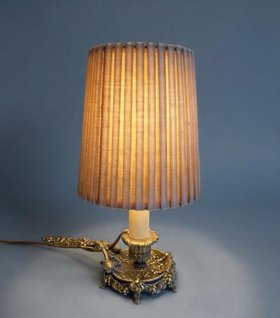 Vintage French Bronze Chamberstick Table Lamp with Pleated Shade, Ornate Scroll Handle and Small Feet, 28 cm