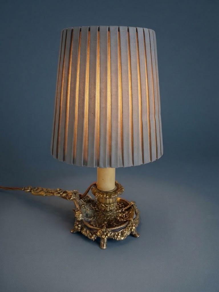 Vintage French Bronze Chamberstick Table Lamp with Pleated Shade, Ornate Scroll Handle and Small Feet, 28 cm