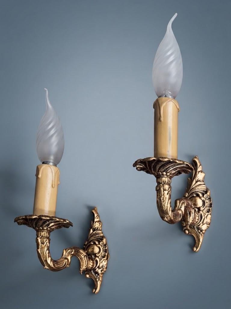 Pair of Vintage 1970s Small Bronze Single-Arm Wall Sconces, Louis XV Style Rocaille Shell Backplate, Acanthus Bobeche, Candle Lights
