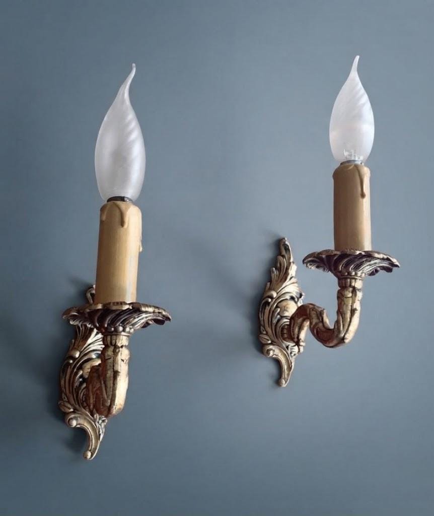Pair of Vintage 1970s Small Bronze Single-Arm Wall Sconces, Louis XV Style Rocaille Shell Backplate, Acanthus Bobeche, Candle Lights