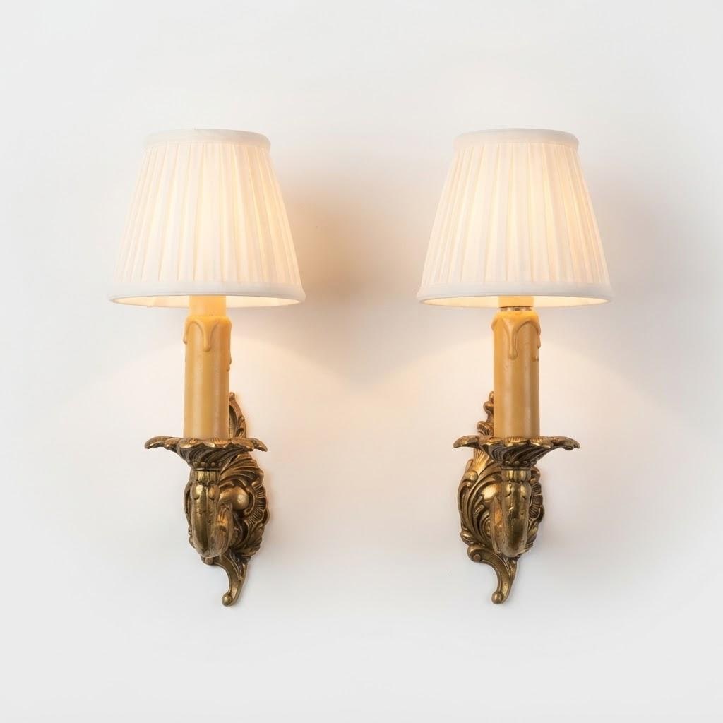 Pair of Vintage 1970s Small Bronze Single-Arm Wall Sconces, Louis XV Style Rocaille Shell Backplate, Acanthus Bobeche, Candle Lights