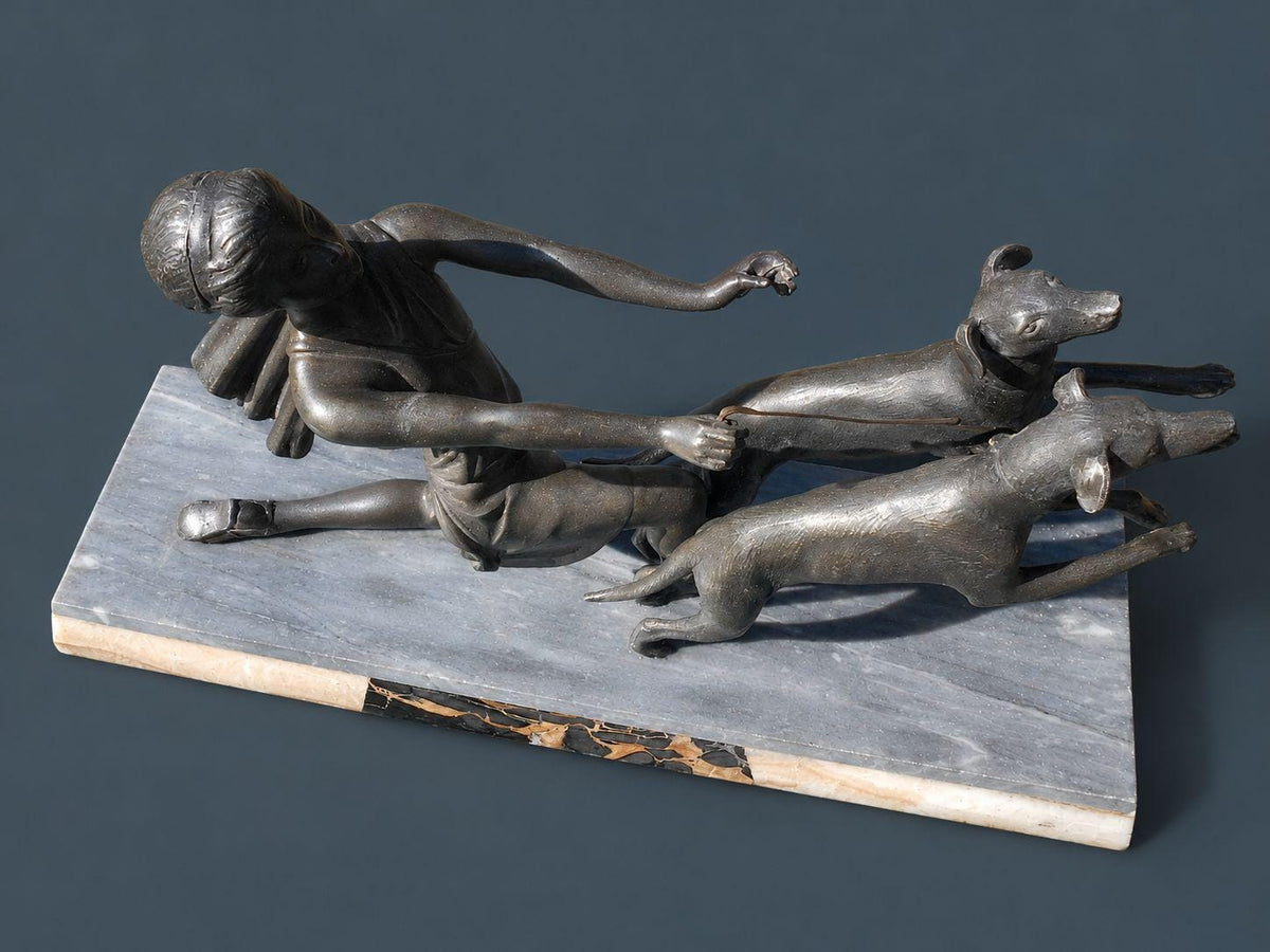 Vintage Art Deco Spelter Sculpture of a Kneeling Woman with Two Leaping Greyhounds on Marble Base, 1920s French Statue