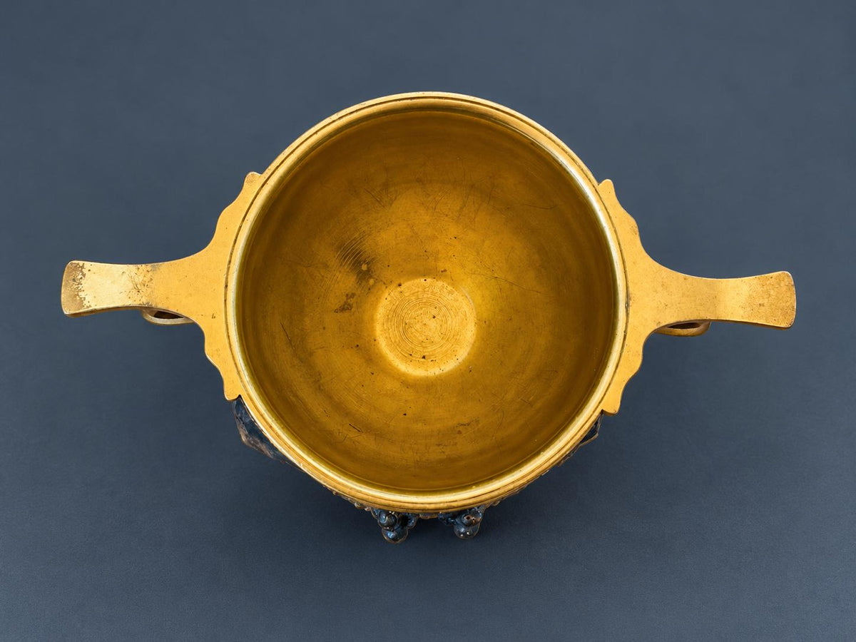 Antique Barbedienne Two-Tone Bronze Skyphos Cup with Ivy Leaves and Berries, After an Ancient Roman Silver Cup, Late 1800s
