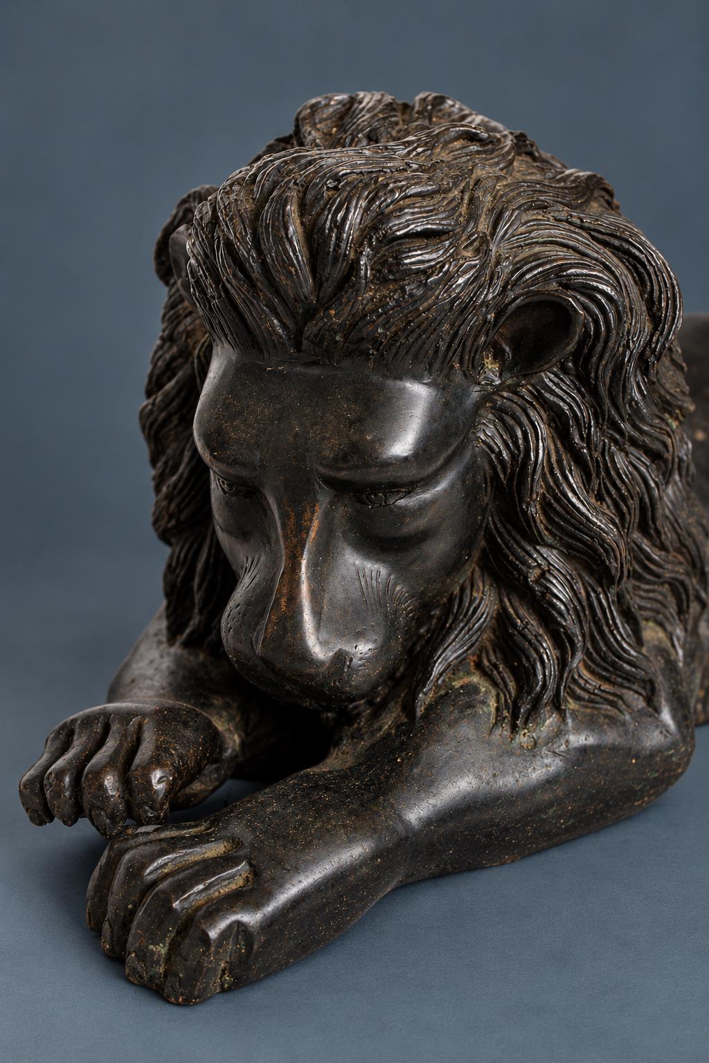 Antique Grand Tour Bronze Recumbent Lion After Canova, Resting Lion with Crossed Paws and Flowing Mane, Dark Patina, 11.5 in