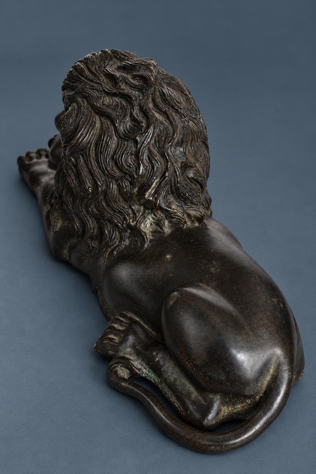 Antique Grand Tour Bronze Recumbent Lion After Canova, Resting Lion with Crossed Paws and Flowing Mane, Dark Patina, 11.5 in