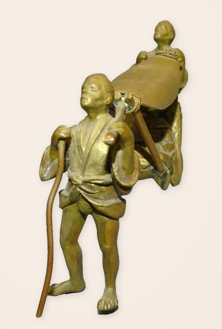 Antique Napoleon III Japonisme Bronze Figure Group, Two Bearers Carrying a Lady with Fan in a Hammock Litter, 19th Century