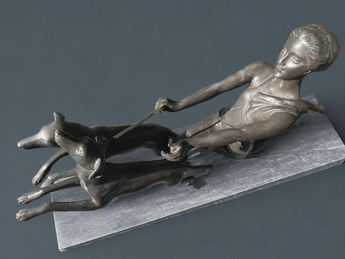 Vintage Art Deco Spelter Sculpture of a Kneeling Woman with Two Leaping Greyhounds on Marble Base, 1920s French Statue