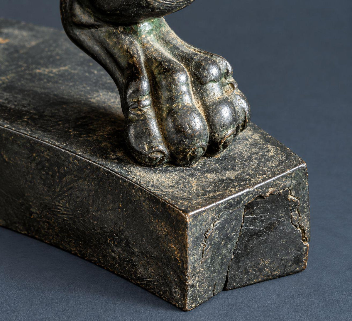 Pair of Antique Restauration Period Patinated Bronze Candlesticks, Fluted Columns with Palmettes and Lion Paw Feet, 1815-1830