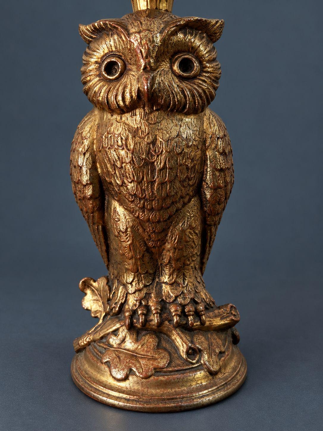 Pair of Vintage 1960s Gilt Metal Owl Table Lamps, Horned Owls Perched on Oak Leaf Branches, Hollywood Regency Bedside Lighting