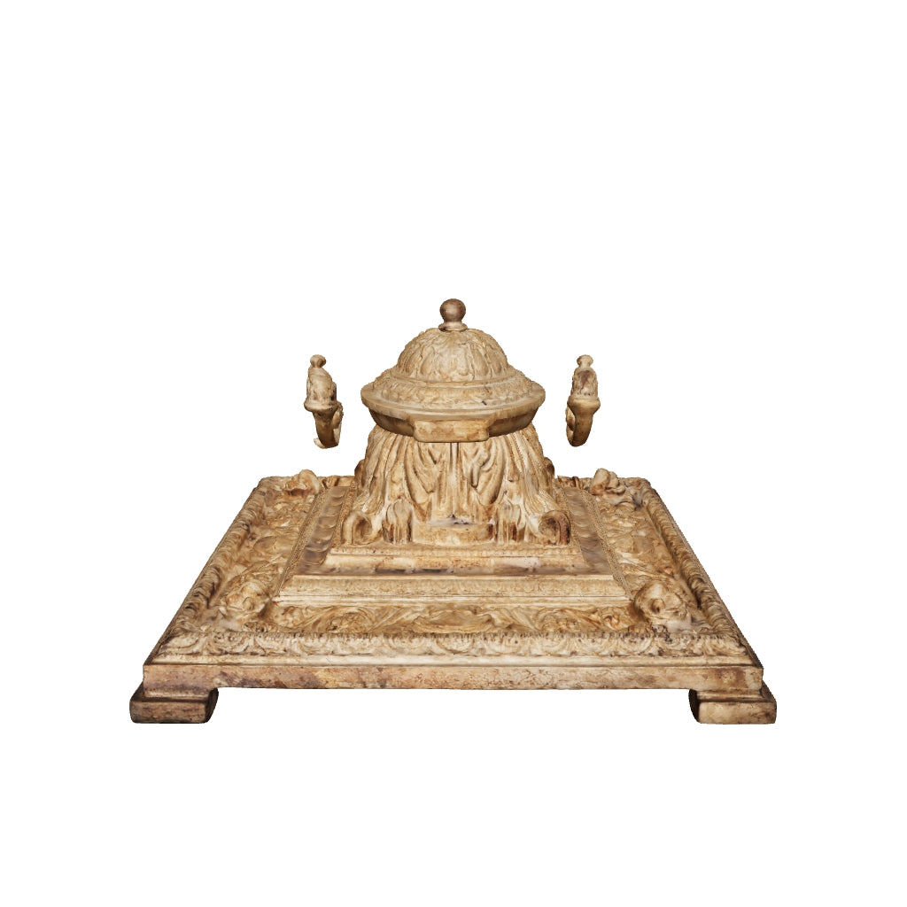 Interactive 3D preview of the gilt bronze inkstand. Width 13.5 cm.